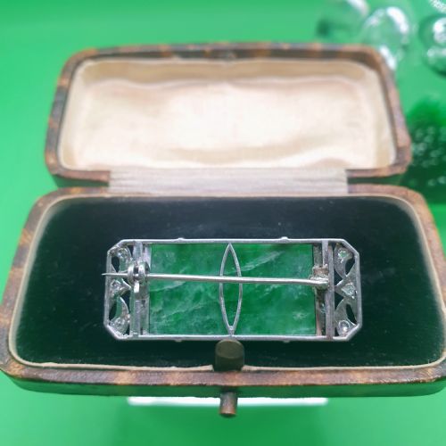 ART DECO JADE DIAMOND ABSTRACT BROOCH C1930 2500 - ADDITIONAL PHOTO 9