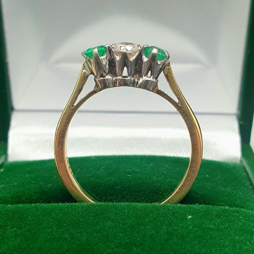 EMERALD DIAMOND TRILOGY RING ON 18CT GOLD SIZE N - ADDITIONAL PHOTO 2
