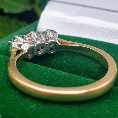 EMERALD DIAMOND TRILOGY RING ON 18CT GOLD SIZE N - ADDITIONAL PHOTO 4