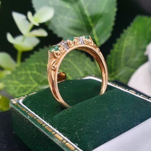 EMERALD DIAMOND TRILOGY RING ON 9CT GOLD SIZE P - ADDITIONAL PHOTO 4