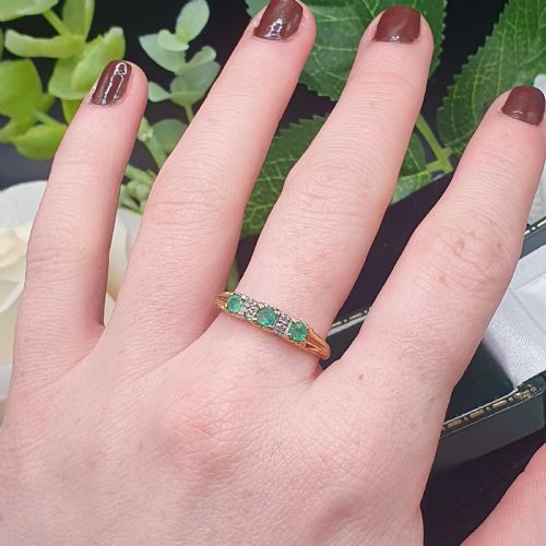 EMERALD DIAMOND TRILOGY RING ON 9CT GOLD SIZE P - ADDITIONAL PHOTO 9