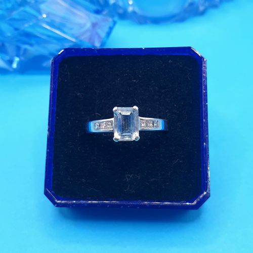 9ct gold diamond aquamarine ring size l12 - CATEGORY: ANTIQUE JEWELLERY - DATED 1940