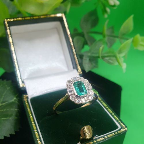 EMERALD DIAMOND 18CT GOLD RING SIZE O12 - ADDITIONAL PHOTO 1