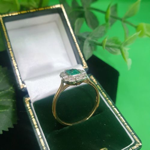 EMERALD DIAMOND 18CT GOLD RING SIZE O12 - ADDITIONAL PHOTO 3