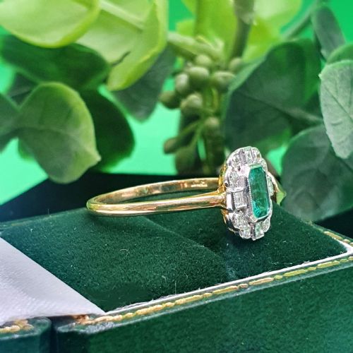 EMERALD DIAMOND 18CT GOLD RING SIZE O12 - ADDITIONAL PHOTO 6