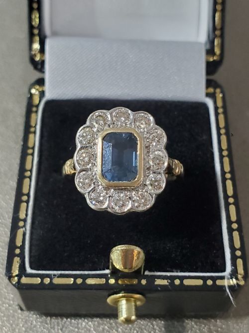 ART DECO DESIGN EMERALD CUT SAPPHIRE DIAMOND RING VALUATION 2950 - ADDITIONAL PHOTO 7