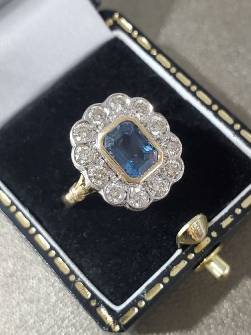 ART DECO DESIGN EMERALD CUT SAPPHIRE DIAMOND RING VALUATION 2950 - ADDITIONAL PHOTO 4