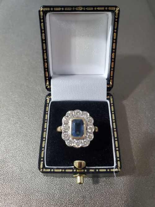 ART DECO DESIGN EMERALD CUT SAPPHIRE DIAMOND RING VALUATION 2950 - ADDITIONAL PHOTO 8