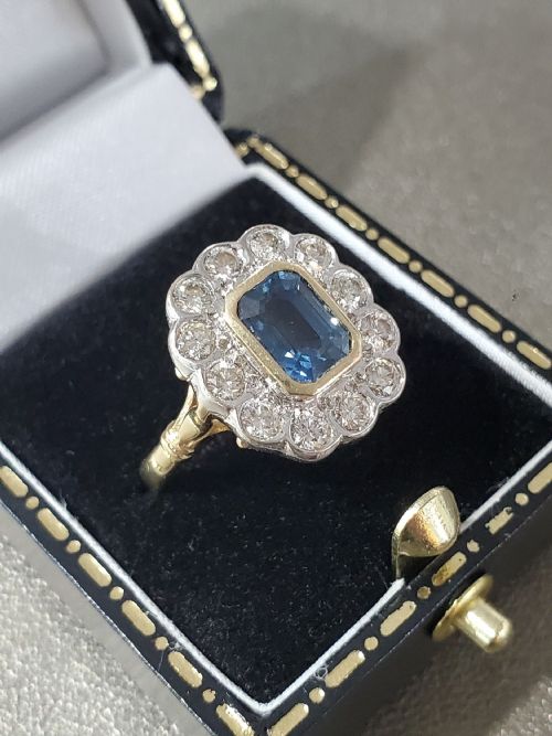 ART DECO DESIGN EMERALD CUT SAPPHIRE DIAMOND RING VALUATION 2950 - ADDITIONAL PHOTO 5