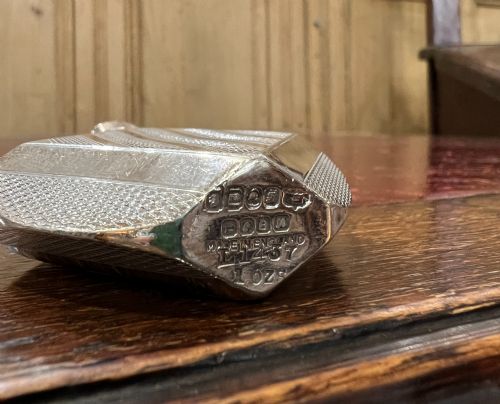 JAMES DIXON RARE SHAPE ART DECO HIP FLASK - ADDITIONAL PHOTO 4