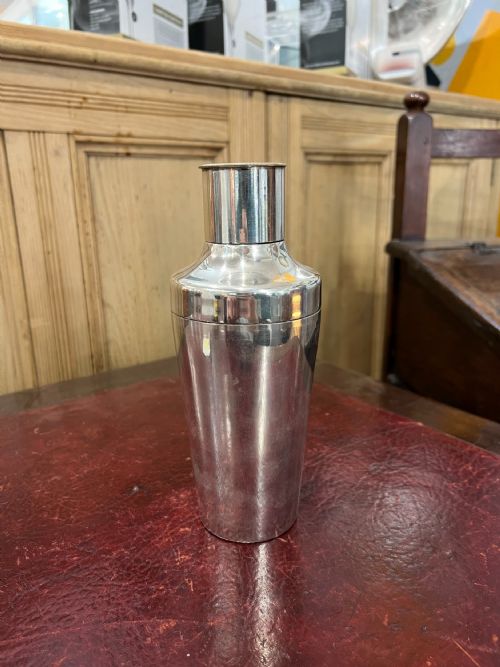 ENGLISH ART DECO SILVER PLATED COCKTAIL SHAKER WITH SLEEVE TOP C1950 - ADDITIONAL PHOTO 1