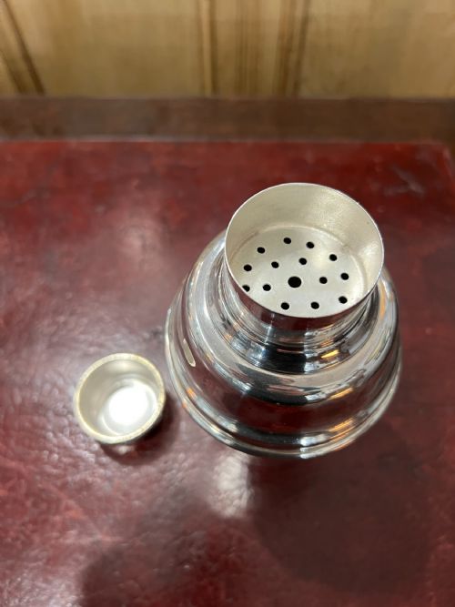 MAPPIN WEBB SILVER PLATED COCKTAIL SHAKER C1930S - ADDITIONAL PHOTO 4