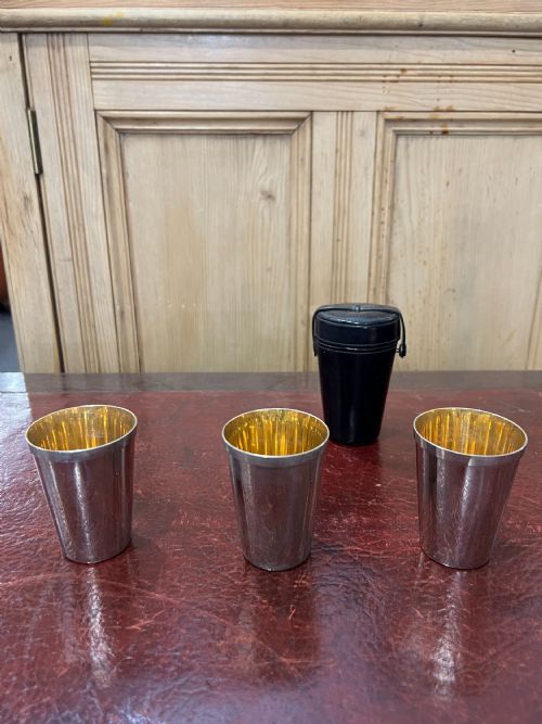 WILLIAMS STIRRUP CUPS WITH GOLD GILT INNER LEATHER CASE C1930S - ADDITIONAL PHOTO 8
