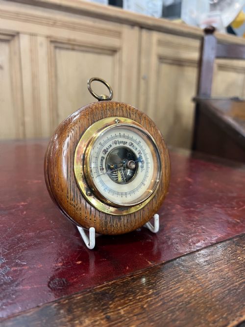 early 20th century circular oak brass barometer - CATEGORY: ANTIQUE BAROMETERS - DATED 1920
