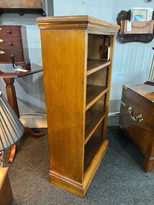 SOLID OAK BOOKCASE WITH ADJUSTABLE SHELVES LATE 19THEARLY 20TH CENTURY - ADDITIONAL PHOTO 3