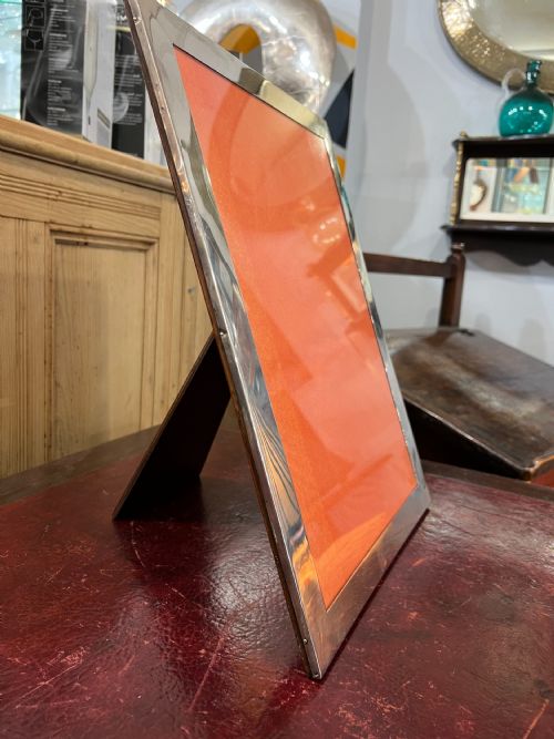 A VERY LARGE SILVER PHOTO FRAME BIRMINGHAM 1923 - ADDITIONAL PHOTO 1