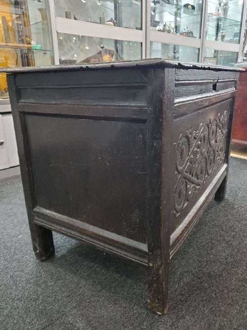 SMALL OAK COFFER 17TH CENTURY - ADDITIONAL PHOTO 3