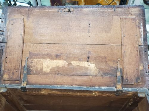 SMALL OAK COFFER 17TH CENTURY - ADDITIONAL PHOTO 2