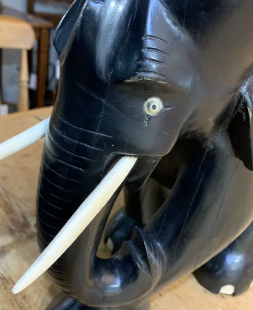 EDWARDIAN EBONY ELEPHANT BONE TUSKS EARLY 20TH CENTURY - ADDITIONAL PHOTO 3