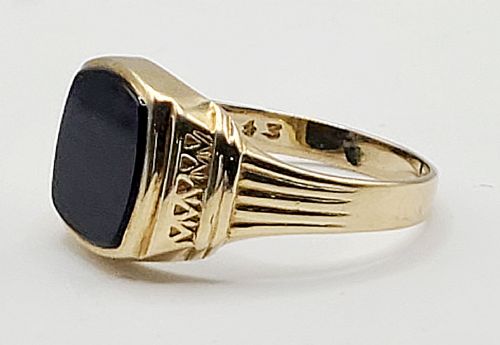9CT GOLD ONYX SIGNET RING V - ADDITIONAL PHOTO 2