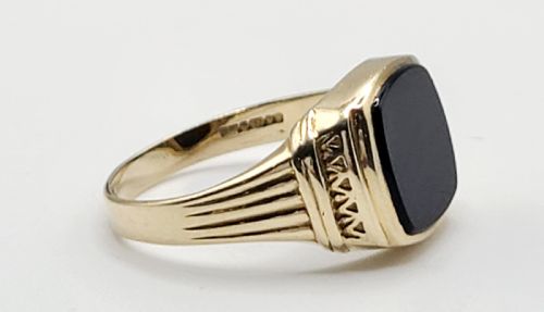 9CT GOLD ONYX SIGNET RING V - ADDITIONAL PHOTO 3