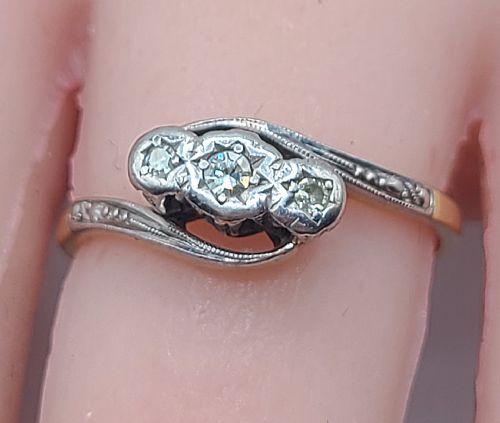 ART DECO 18CT GOLD PLATINUM DIAMOND TRILOGY WISHBONE RING SIZE P - ADDITIONAL PHOTO 2