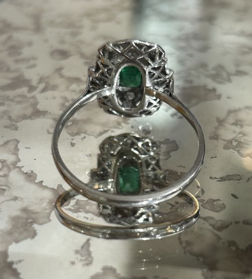 ART DECO NATURAL EMERALD DIAMOND PLATINUM CLUSTER RING C1920S V - ADDITIONAL PHOTO 2
