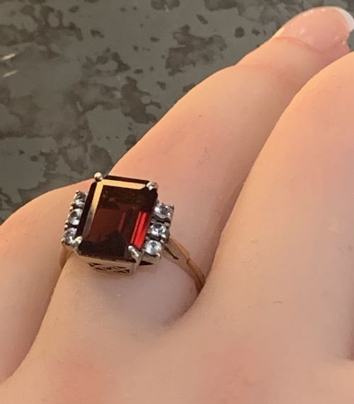 ART DECO EMERALD CUT GARNET AND WHITE SAPPHIRE 9CT GOLD RING SIZE K12 - ADDITIONAL PHOTO 5