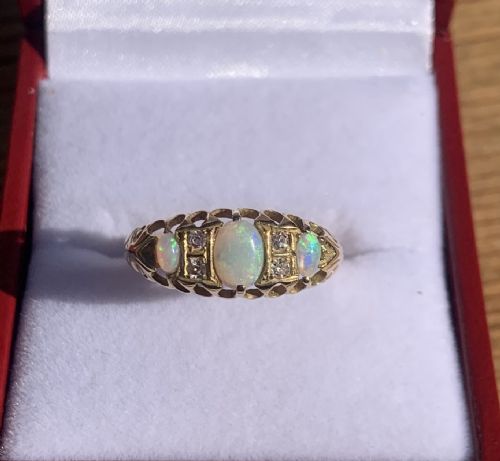 VICTORIAN OPAL DIAMOND TRILOGY 18CT GOLD RING SIZE Q