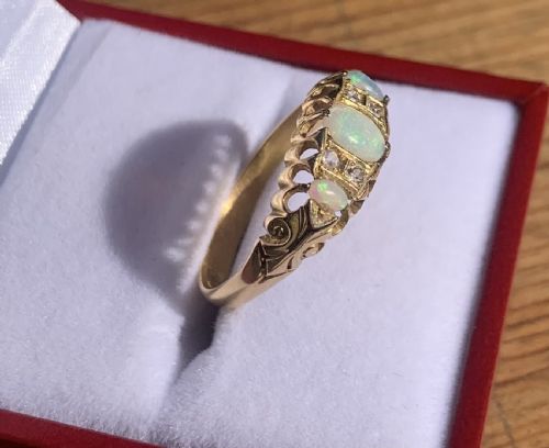 VICTORIAN OPAL DIAMOND TRILOGY 18CT GOLD RING SIZE Q - ADDITIONAL PHOTO 1