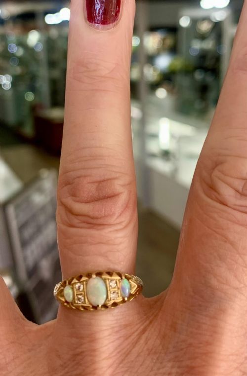 VICTORIAN OPAL DIAMOND TRILOGY 18CT GOLD RING SIZE Q - ADDITIONAL PHOTO 4