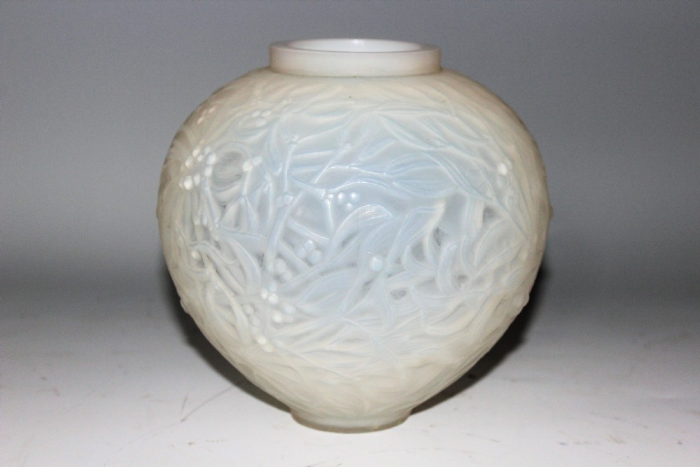 Rene Lalique Art Deco white opalescent vase, circa 1930