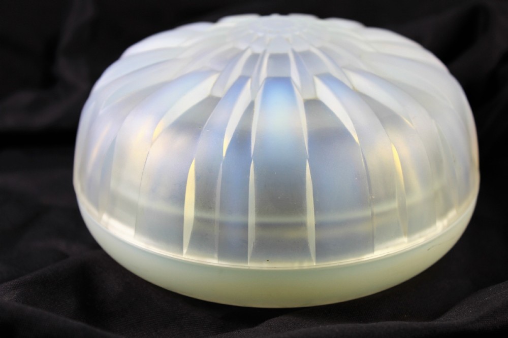 French art deco opalescent powder box c.1920 View VI