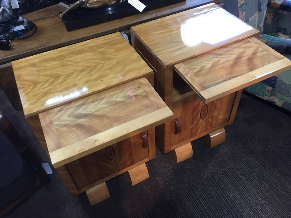 Fine Pair of Art Deco Maple Bedside Cabinets c.1930 View III