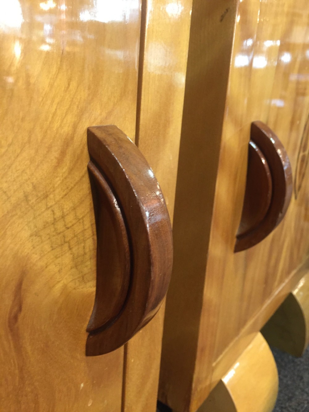 Fine Pair of Art Deco Maple Bedside Cabinets c.1930 View VII