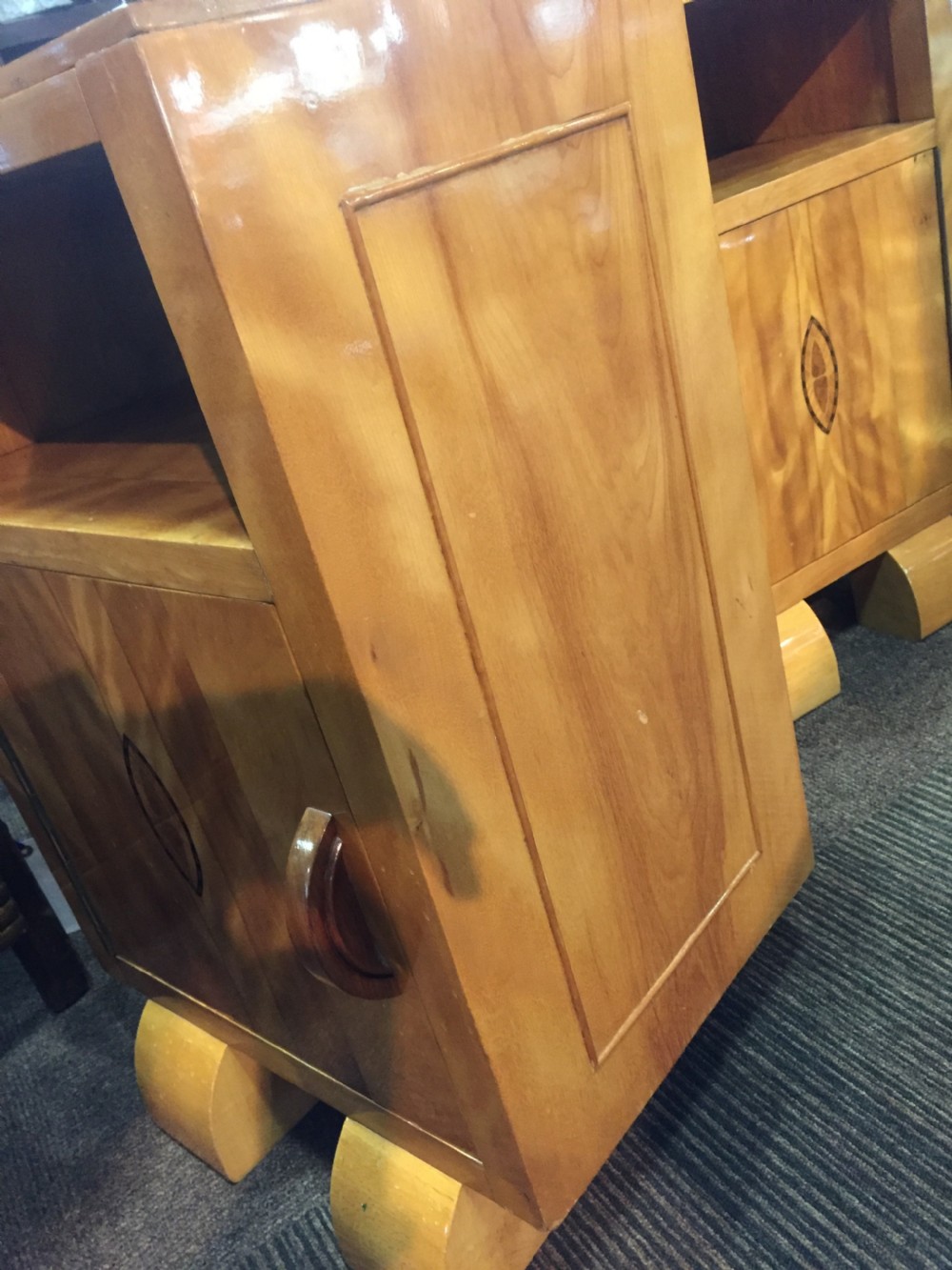 Fine Pair of Art Deco Maple Bedside Cabinets c.1930 View XI