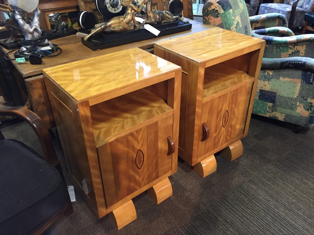 Fine Pair of Art Deco Maple Bedside Cabinets c.1930 View XIII