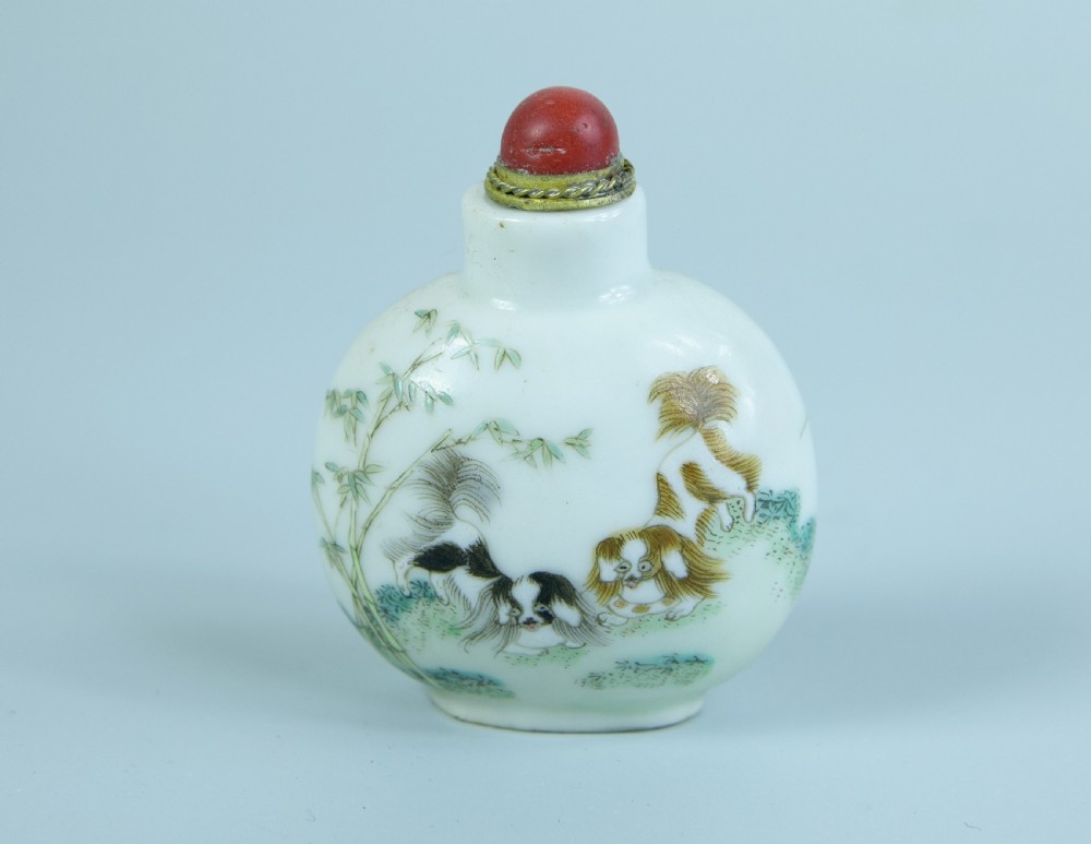 Chinese Famille Rose Snuff Bottle 19th Century