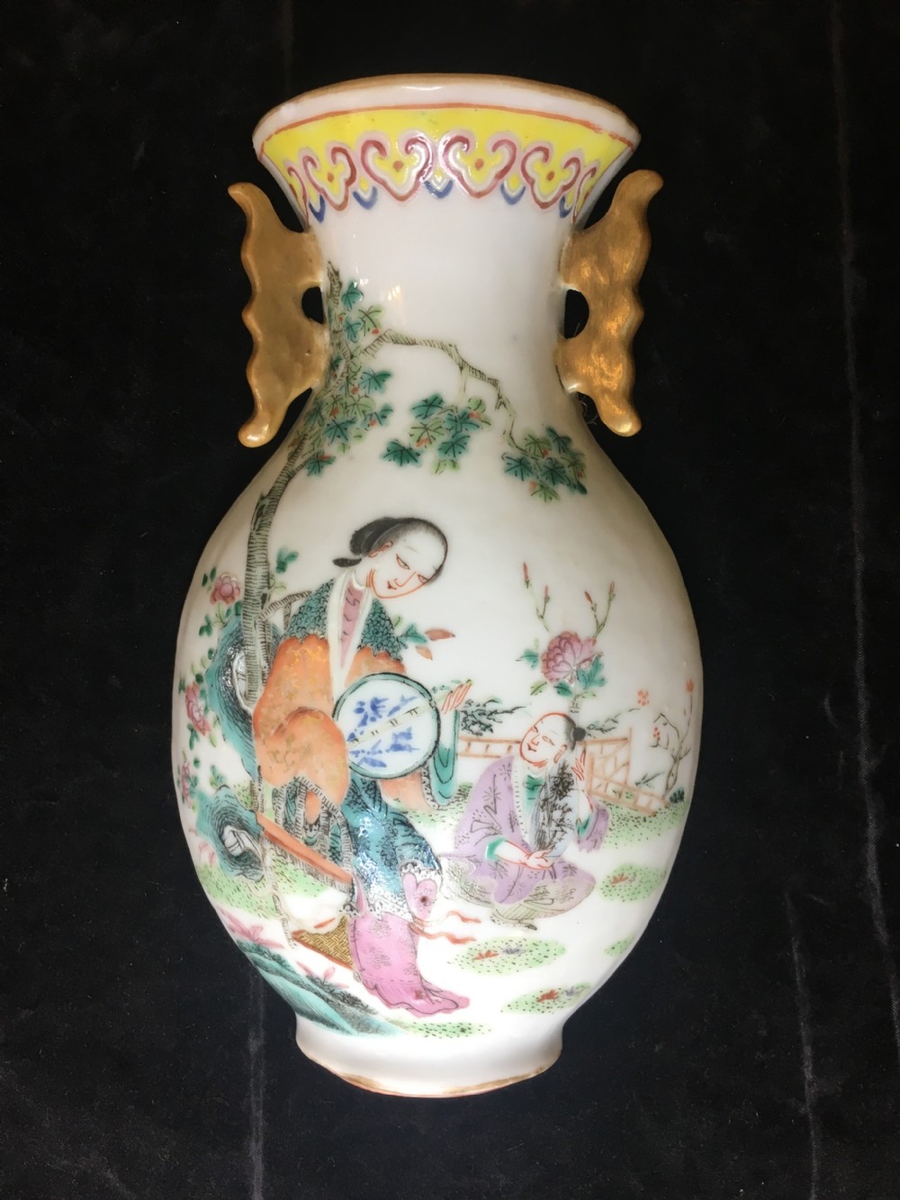 Tongzhi Guangxu Period Famille Rose Wall Vase 19th Century