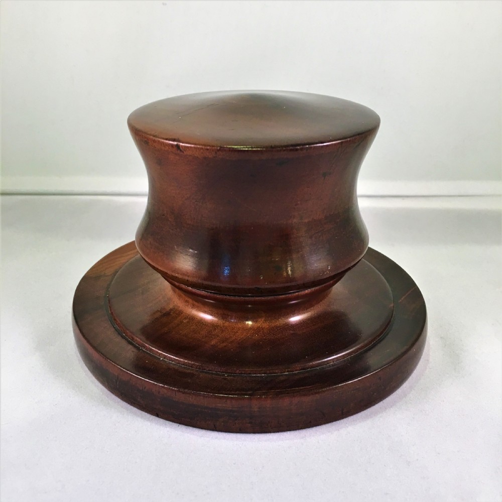 Turned Mahogany Lidded Communal Table Snuff Box C19th