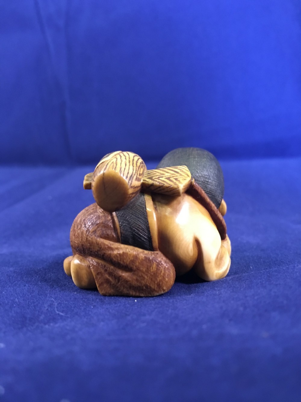 Meiji Period (1868-1912) Ivory Netsuke of Daruma with mallet SIGNED View III