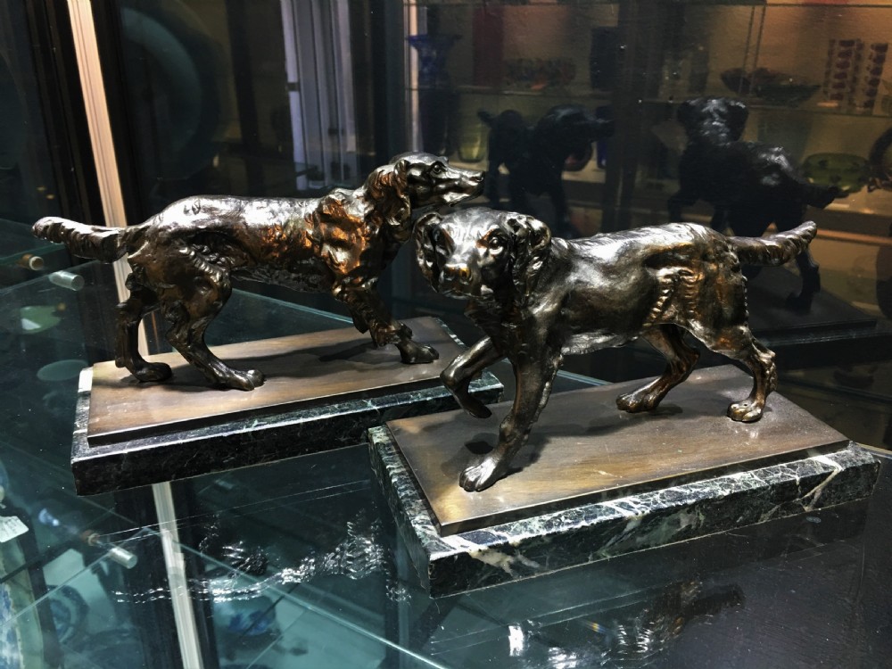 Pair of French Bronze Spaniel Bookends mounted on Marble Bases Early C20th 