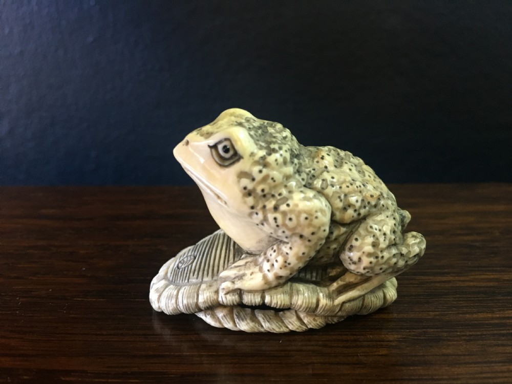 Signed Meiji Period Ivory Netsuke of a Toad on Sandal C19th