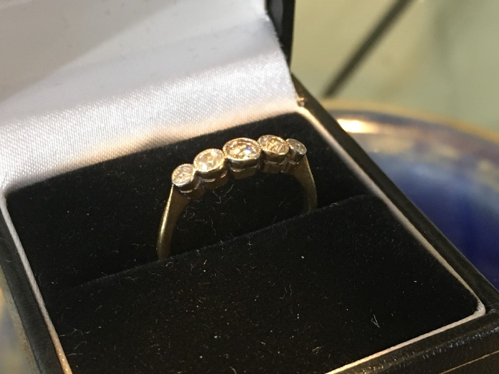 18ct Gold Ring Set With Five Brilliant Cut Graduating Diamonds Size M c1940 View II
