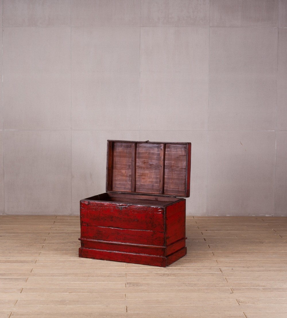 Shandong Red Trunk View II