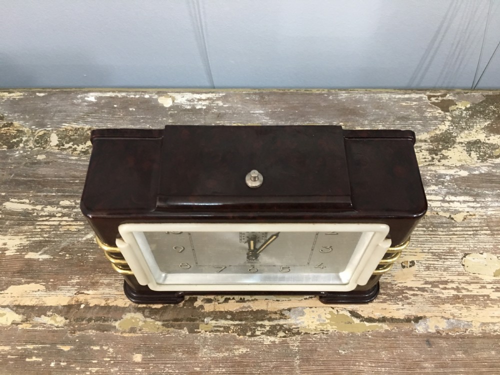 Jaz 'Silentic' Art Deco Bakelite Clock View VII