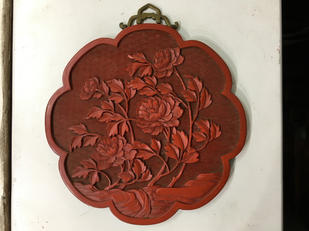 Round Cinnabar Plaque Flowerhead Form Peomy Motif c1930
