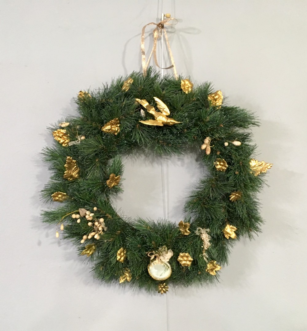 Antique French 1800s (Napoleon III) Era Toleware Adorned Wreath from Presentoir De Mariage