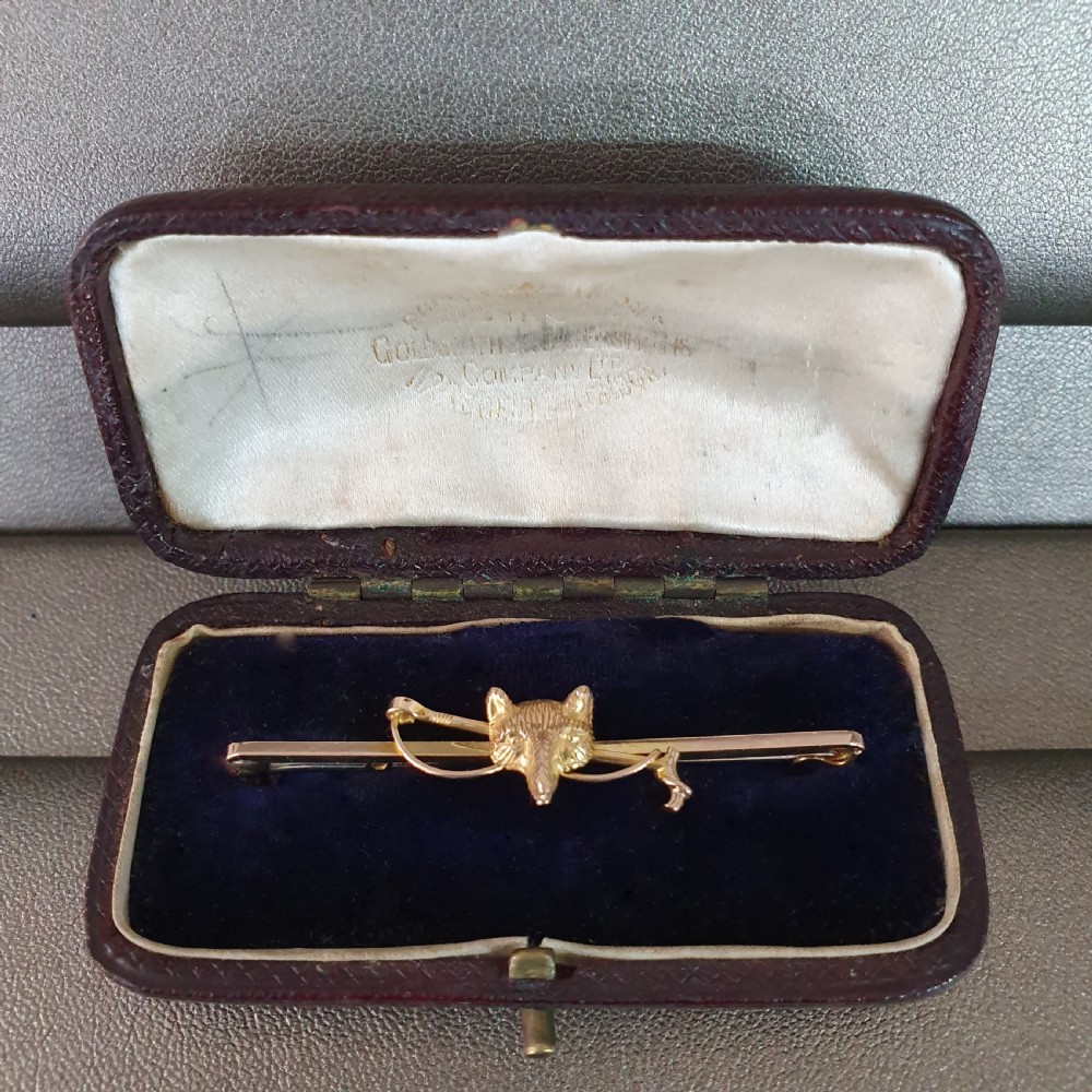 Fox 9 Carat Gold Pin / Brooch 1910 by Equestrian Jeweller, Alfred James How View III