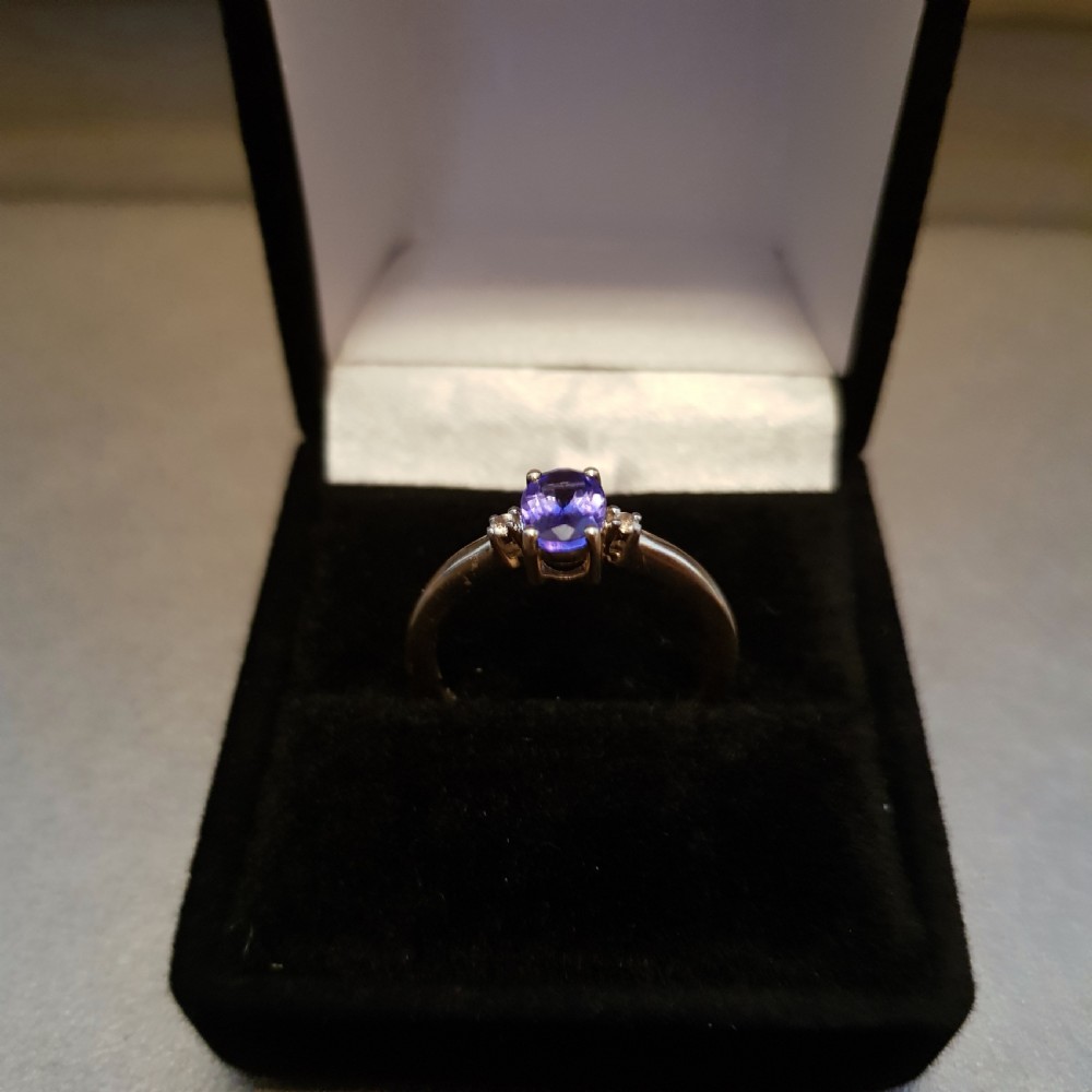 Tanzanite & Diamond Ring on 9
Ct Gold- Size P / P ½ View IV